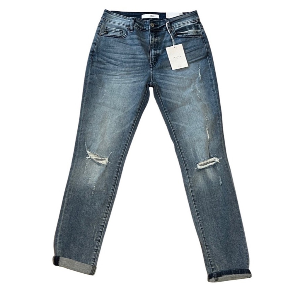 NWT Kancan jeans. Size 9 / 28 waist with stretch